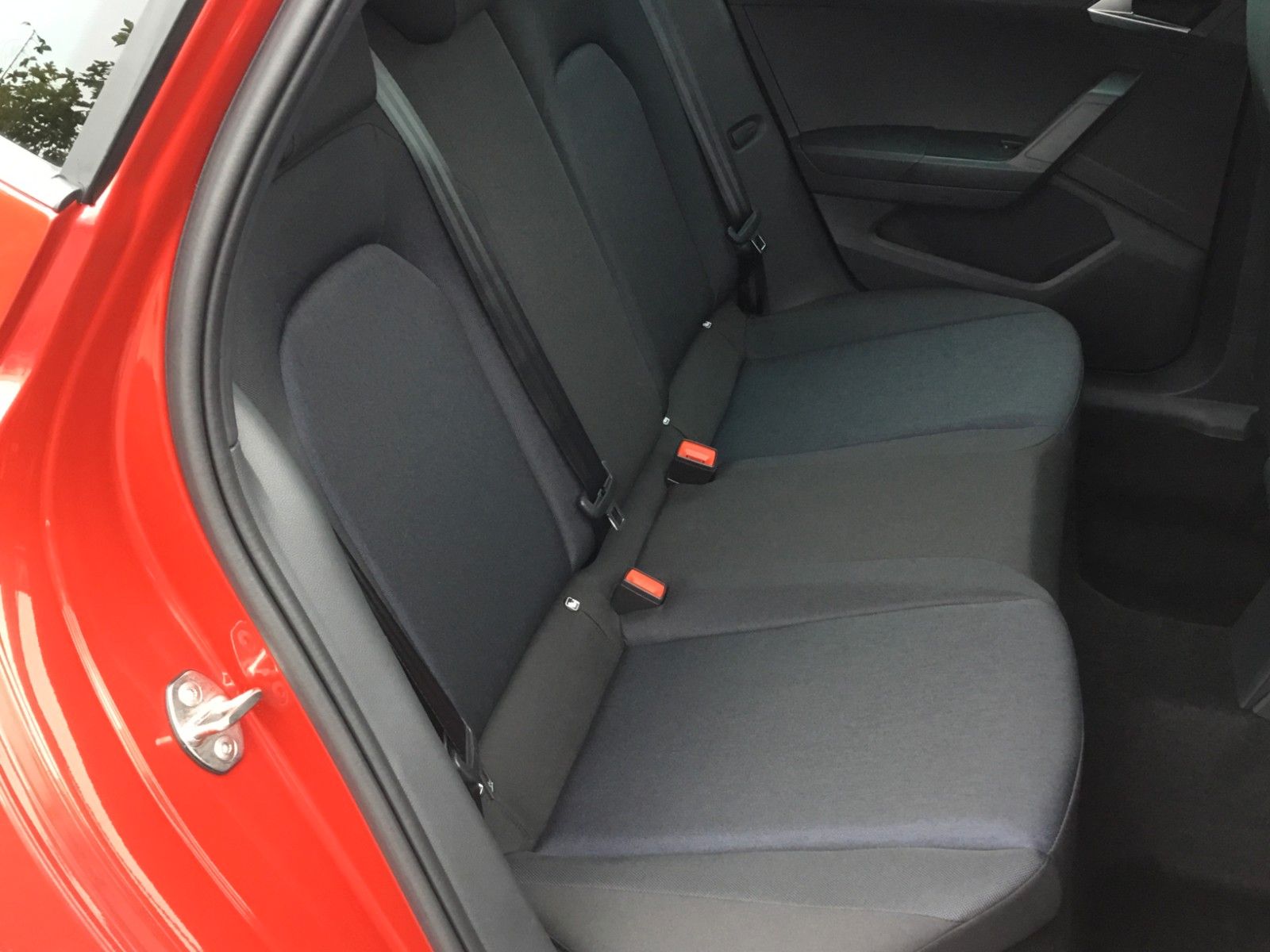 Fahrzeugabbildung SEAT Arona FR 1.5 TSI DSG+AHK+ACC+17"+Navi+Kamera