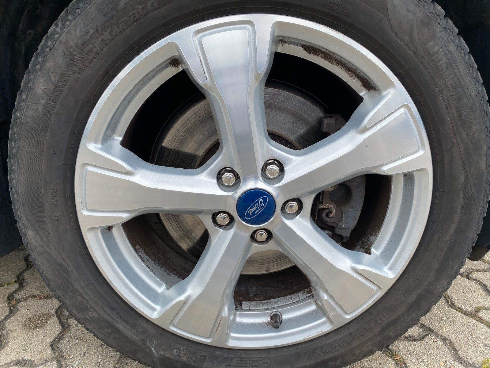 Fahrzeugabbildung Ford Kuga Vignale
