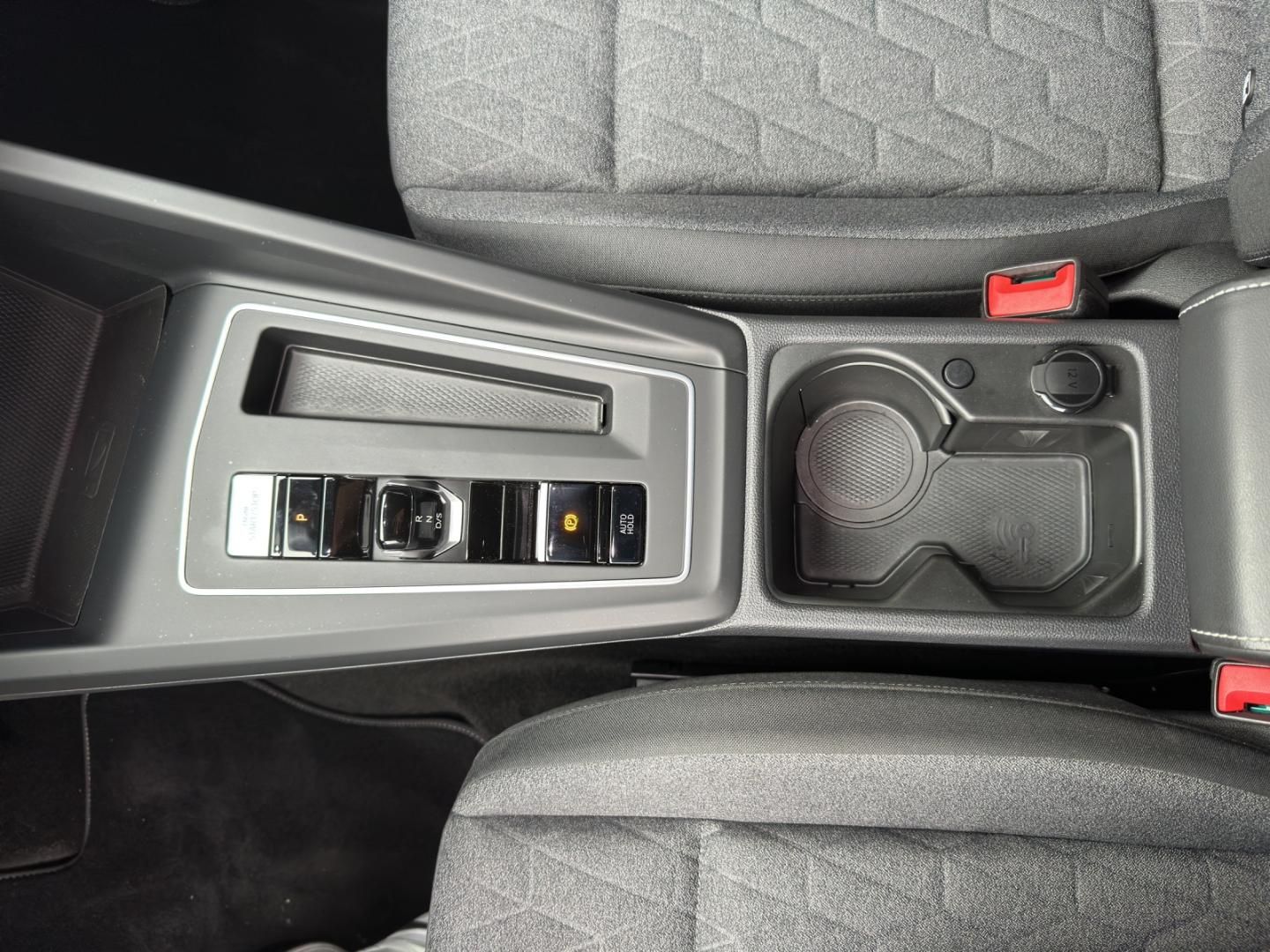 Fahrzeugabbildung Volkswagen Golf Variant MOVE Golf VIII Variant MOVE 1.0 eTS