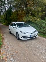 Toyota Auris Touring Sports Touring S. Hybrid 1,8-l... - Toyota Auris Touring Sports mit Benzin-Antrieb: Automatik