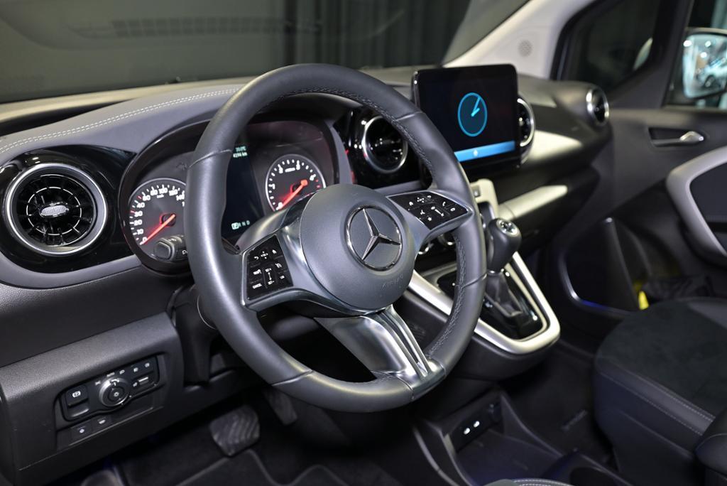 Mercedes-Benz T 180 d PROGRESSIVE NAVI AHK 1.5t. Klima LED ALU