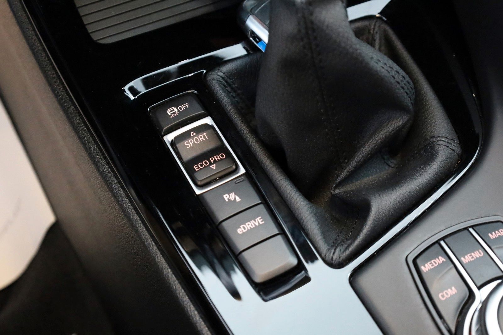 Fahrzeugabbildung BMW X2 xDrive25e M Sport,T.Leder,Navi,LED,Kamera,H&K