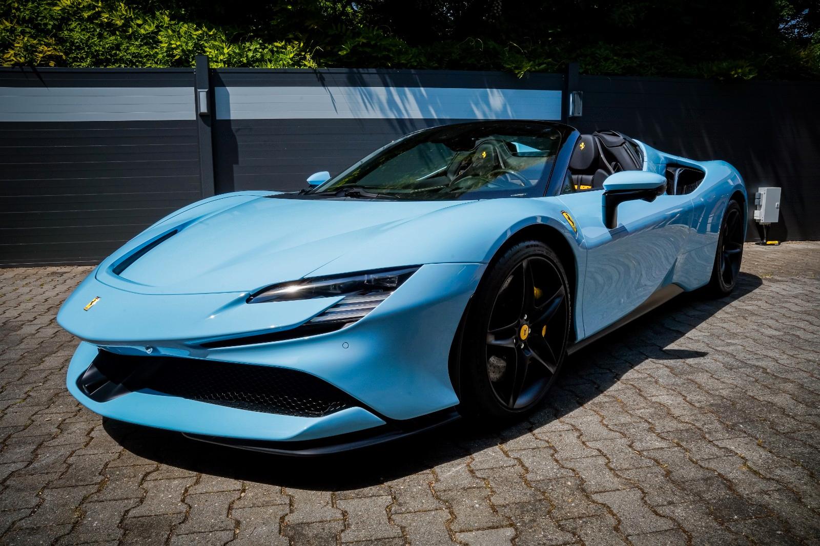 Ferrari SF90 Spider/LIFT/Azzuro La Plata