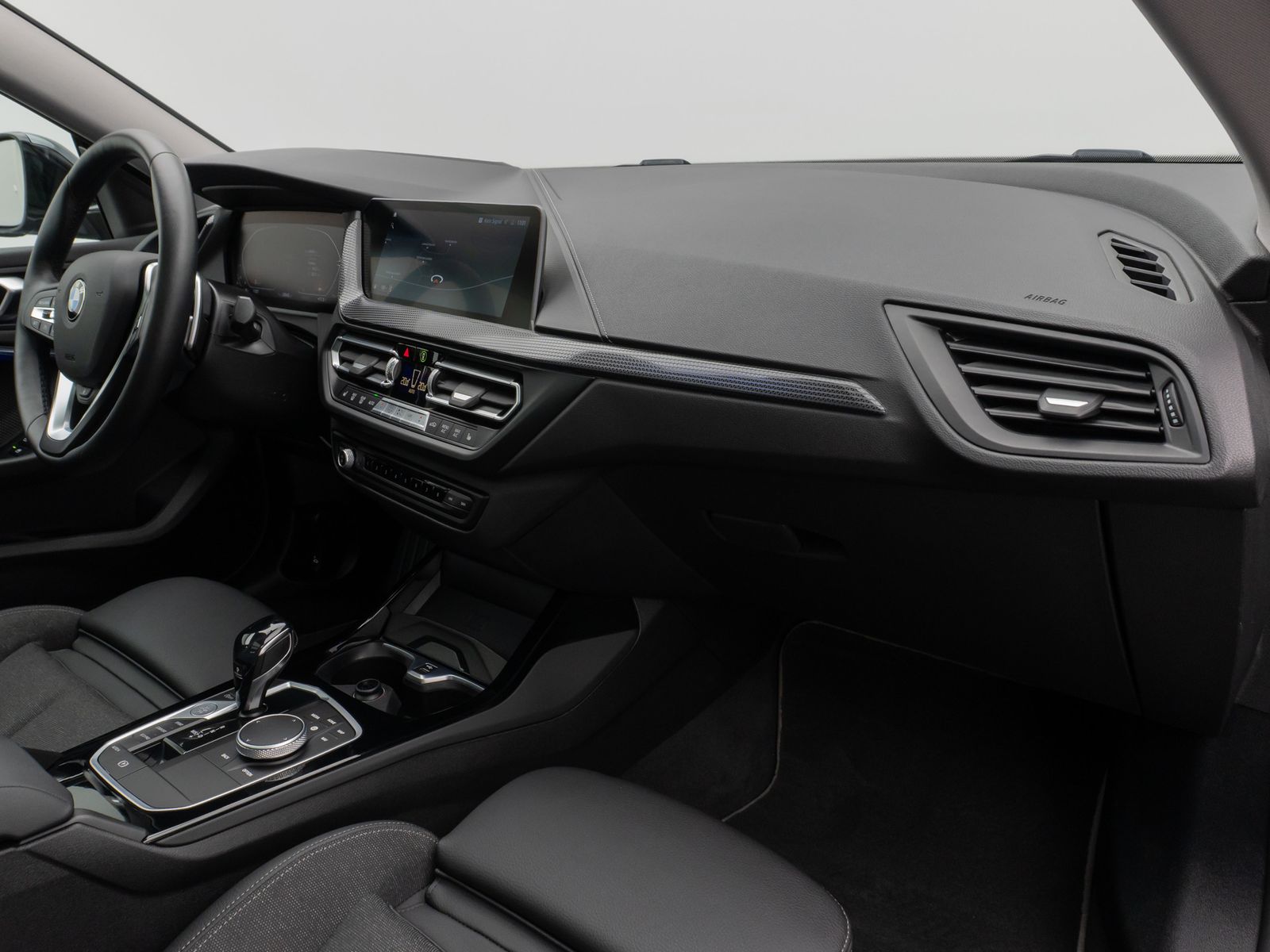 Fahrzeugabbildung BMW 220i Gran Coupé xD Sport Line HUD DAB Panorama