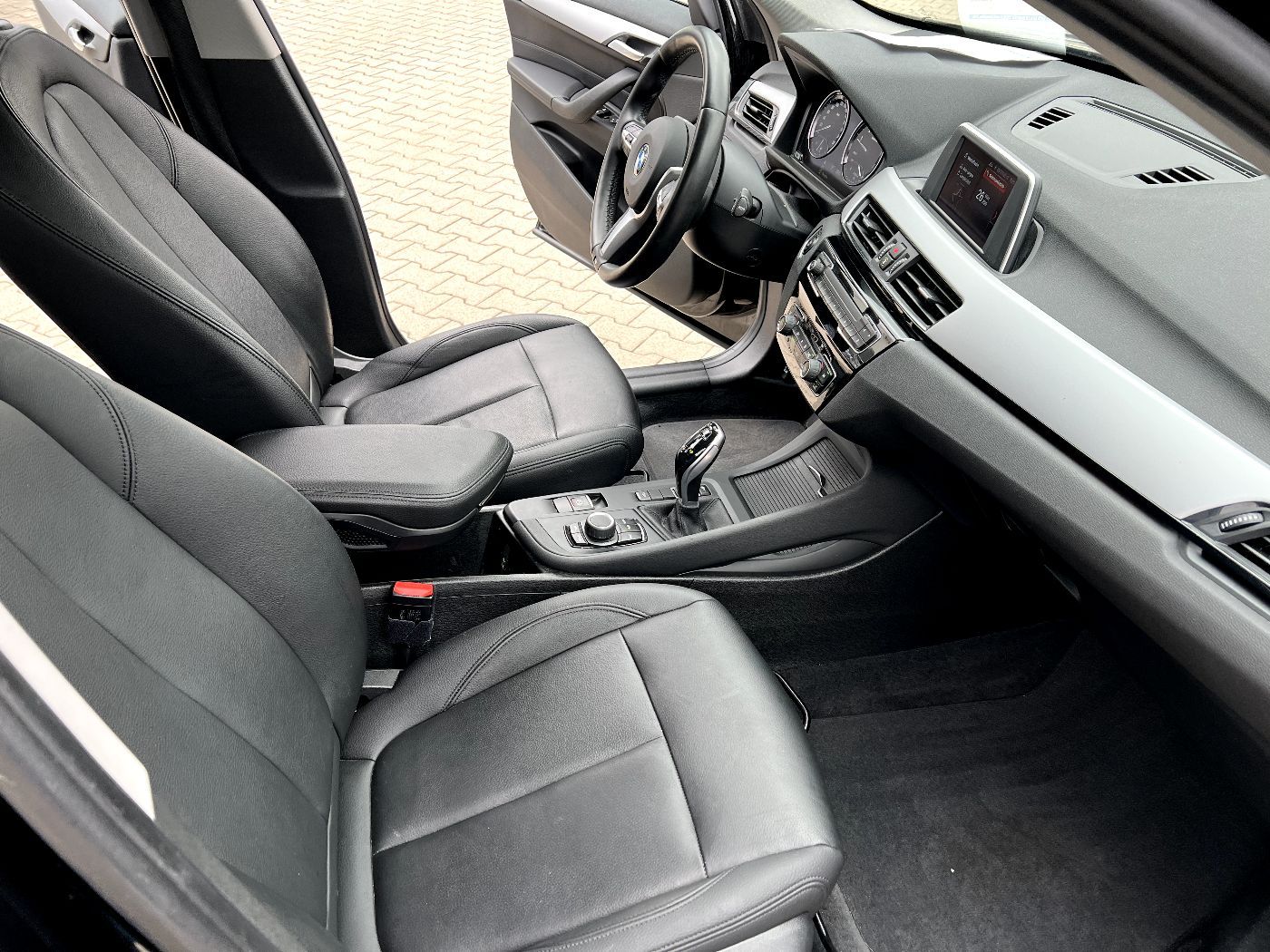 BMW X1 20i xDrive Advantage *Leder Sitzh. DAB PDC* foto 22