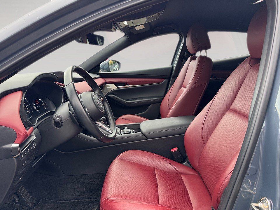 Fahrzeugabbildung Mazda 3 X 2.0i 186PS AWD A/T SELECTION DES-P PRE-P LED