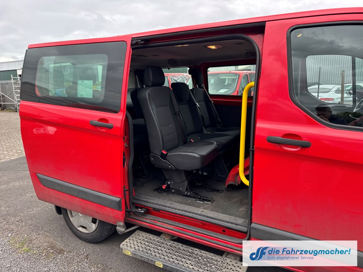 Fahrzeugabbildung Ford Transit Custom Kombi L1 2.0TDCi 60tkm *UNFALLWAG
