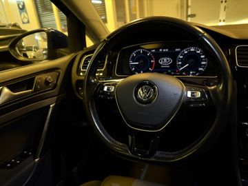 Volkswagen Golf - 9