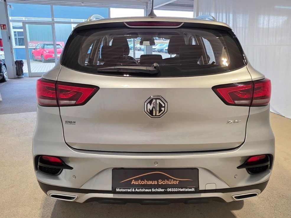 MG ZS
