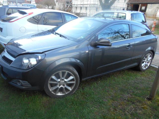 Opel Astra GTC 1.9 CDTI Coupe ECOTEC INNOVATION 110kW