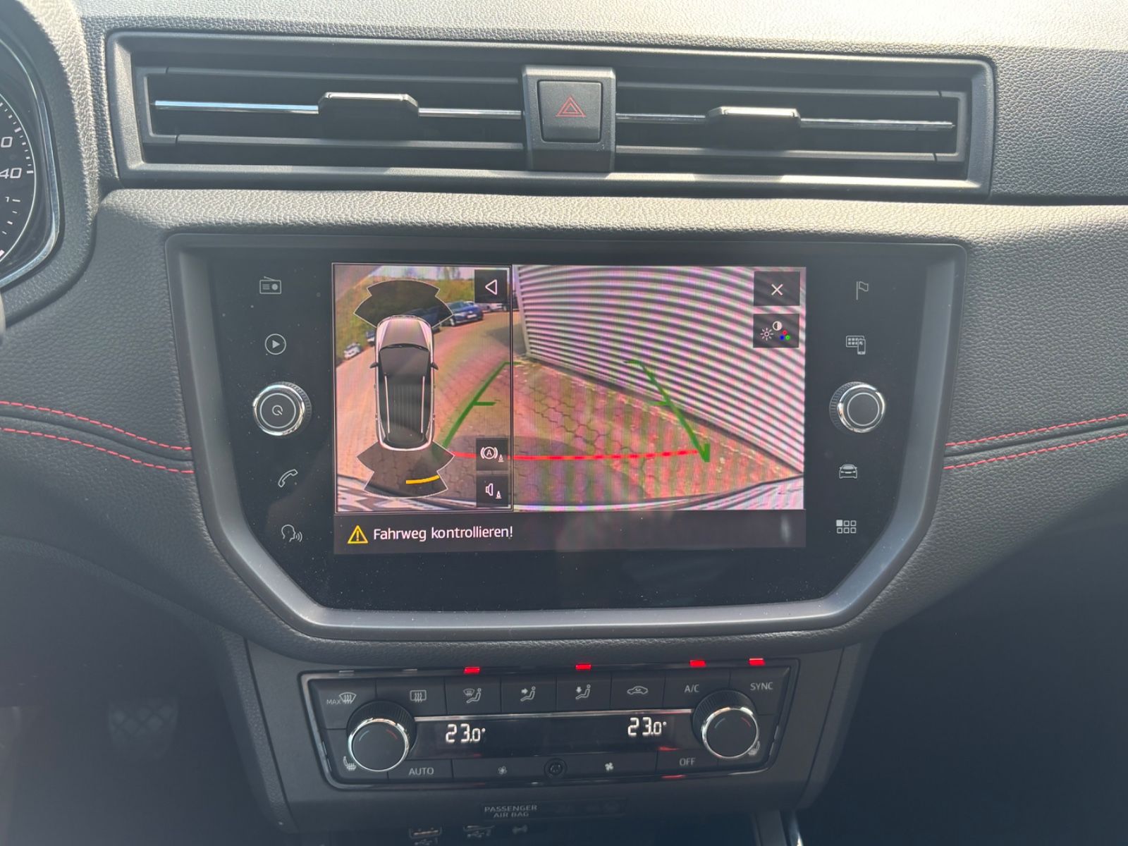 Fahrzeugabbildung SEAT Arona 1.6 TDI FR