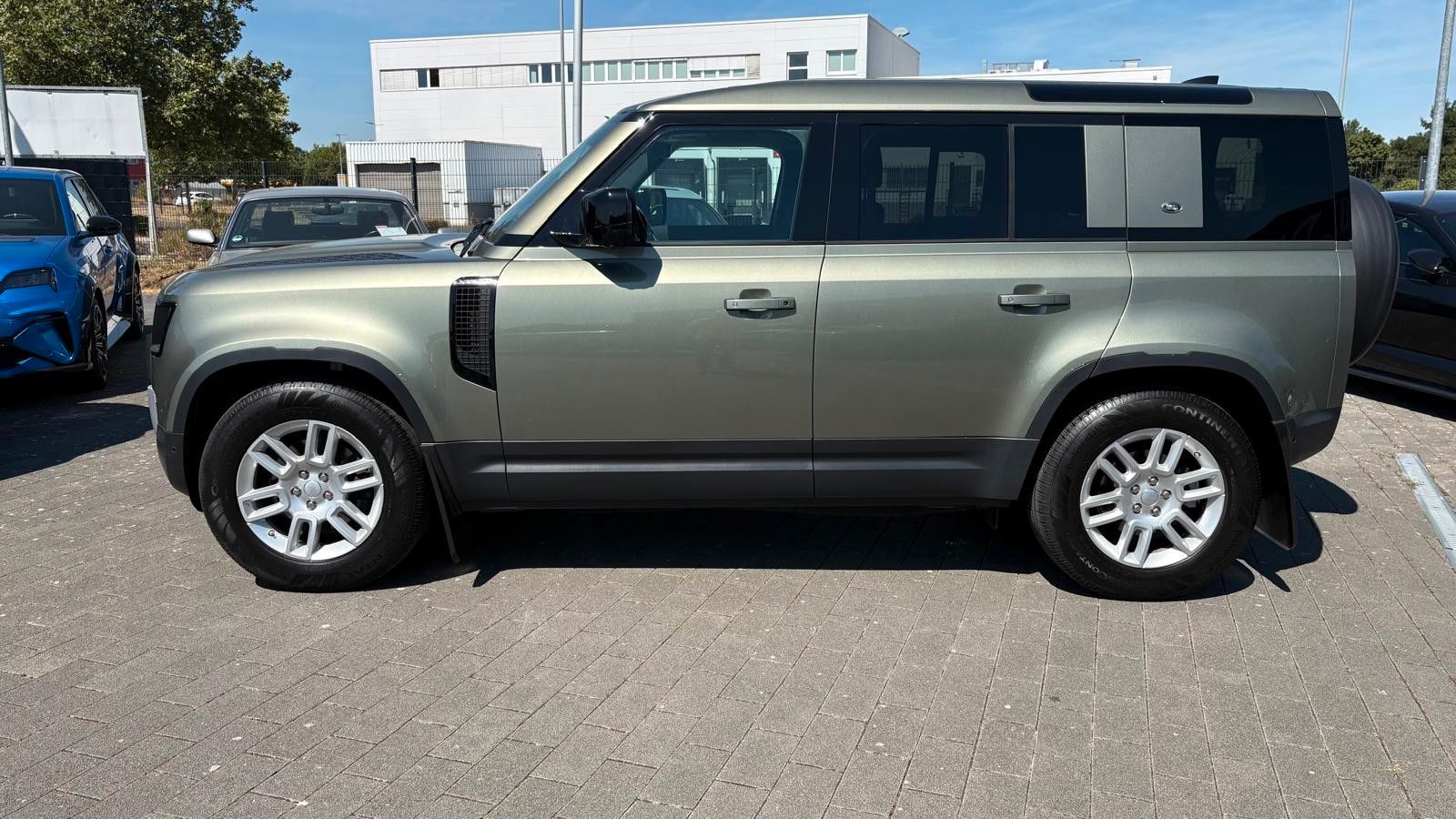 Fahrzeugabbildung Land Rover Defender 110 S
