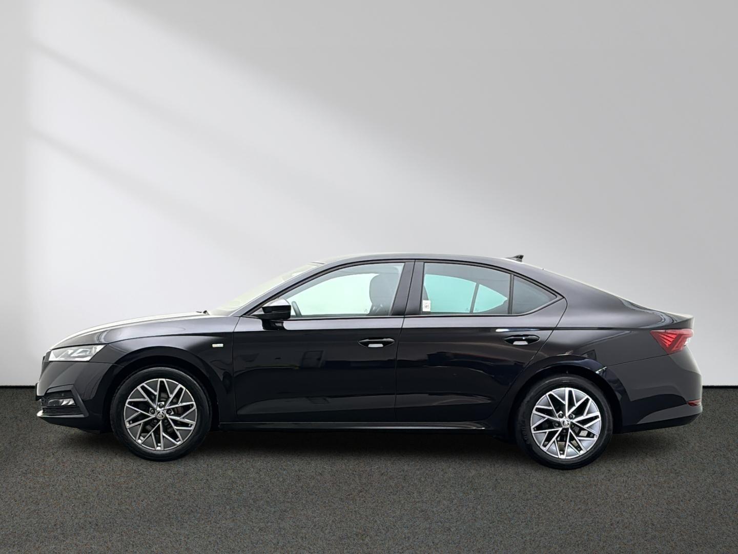 Skoda Octavia Ambition 2.0 TDI DSG CarPlay LED ACC