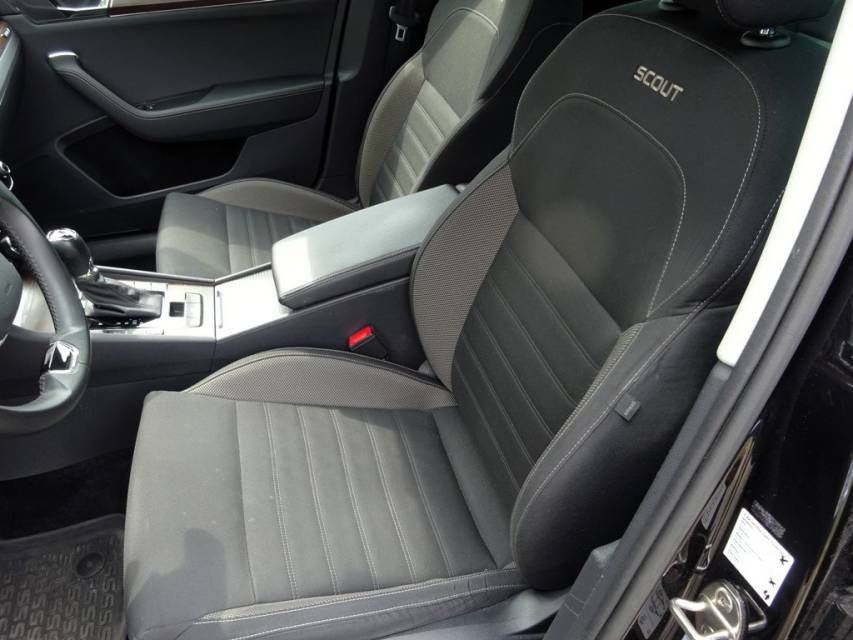 Fahrzeugabbildung SKODA Superb Combi 2,0 TDI 4*4 DSG Scout AHK