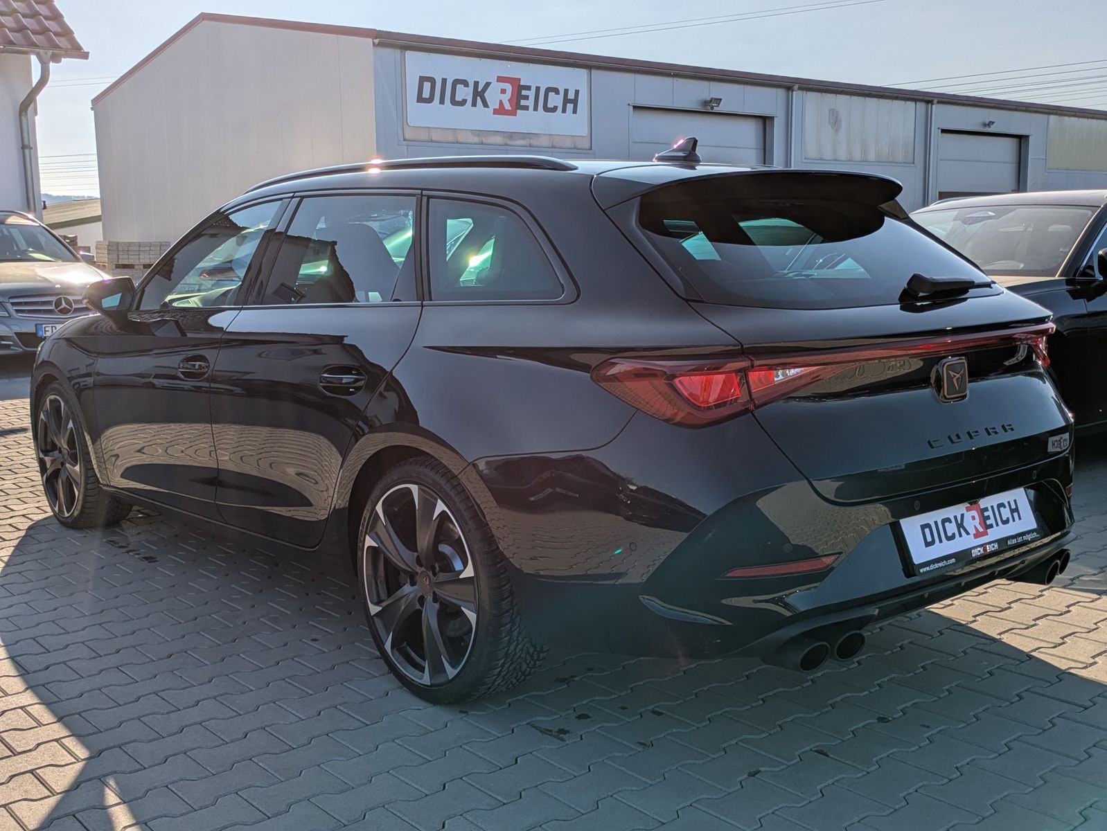 Fahrzeugabbildung CUPRA Leon VZ 2.0TSI 4Drive ACC*PANO*MATRIX*DCC*LM19"