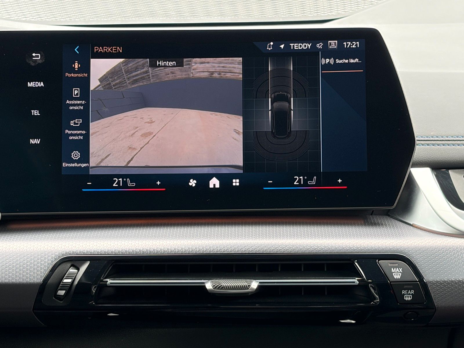 Fahrzeugabbildung BMW 218i Active Tourer M Sport Alcan. Massage CAM