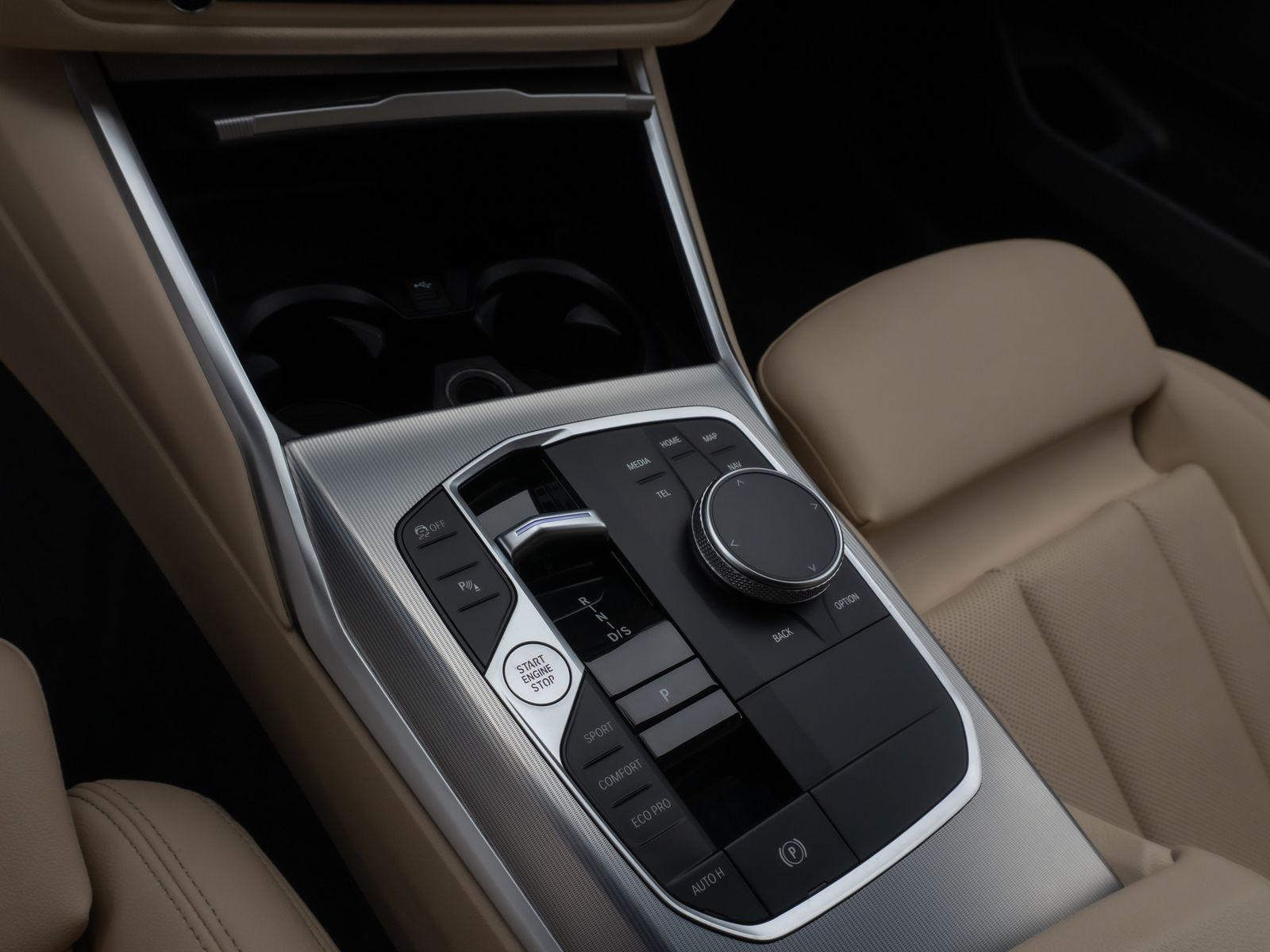 Fahrzeugabbildung BMW 320d M Sport Kamera DAB HUD Fernlichtassis Alarm