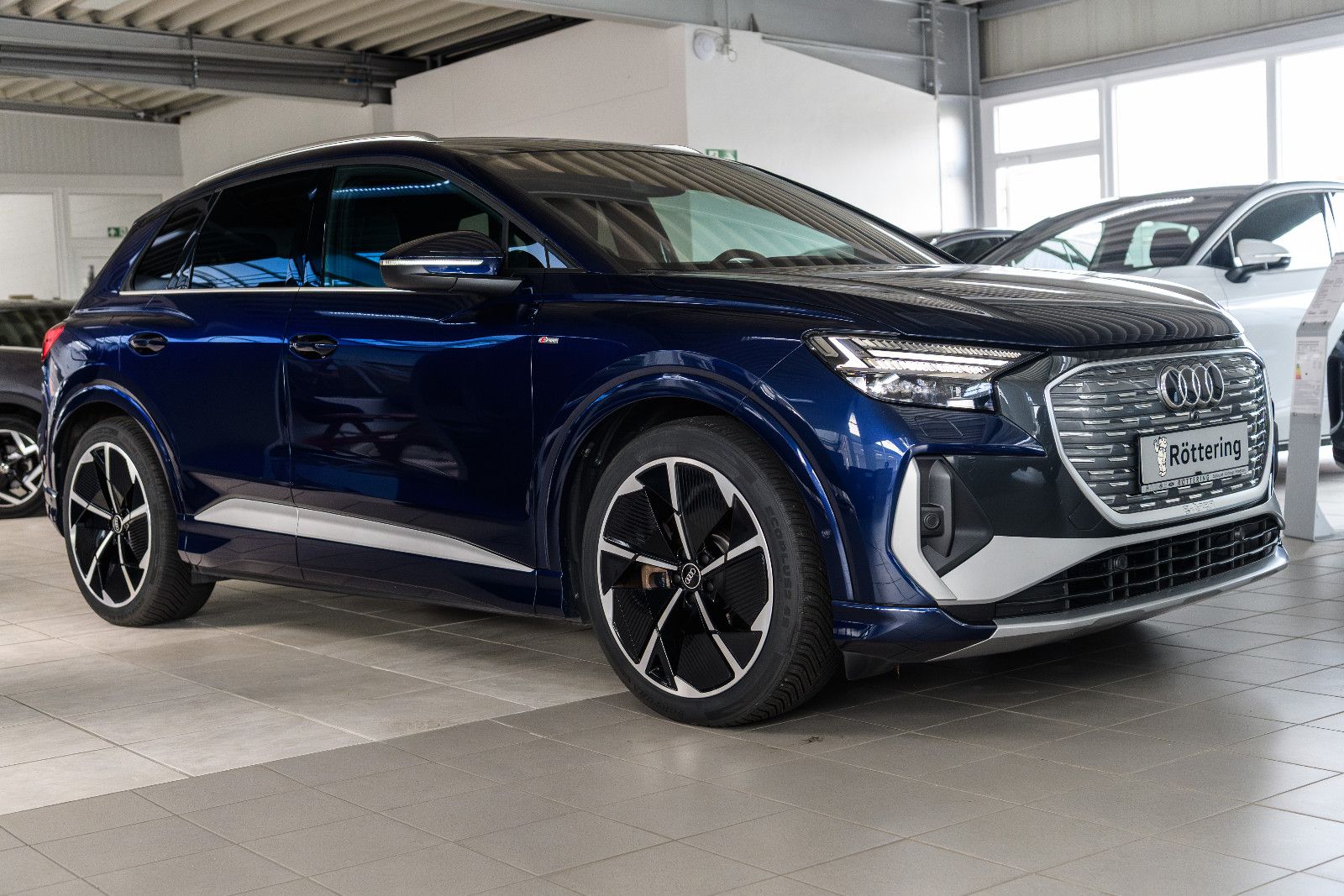 Fahrzeugabbildung Audi Q4 e-tron 45 RFK/MATRIX