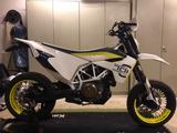 Husqvarna 701 - HUSQVARNA SUPER MOTO