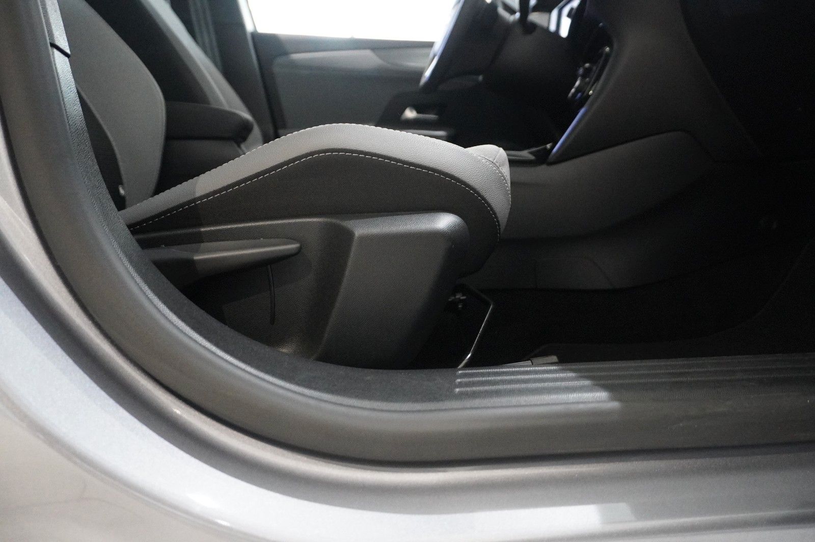 Fahrzeugabbildung Opel Mokka 1.2T ELEGANCE NAVI/LED/KAMERA/SH/SPORT/DAB