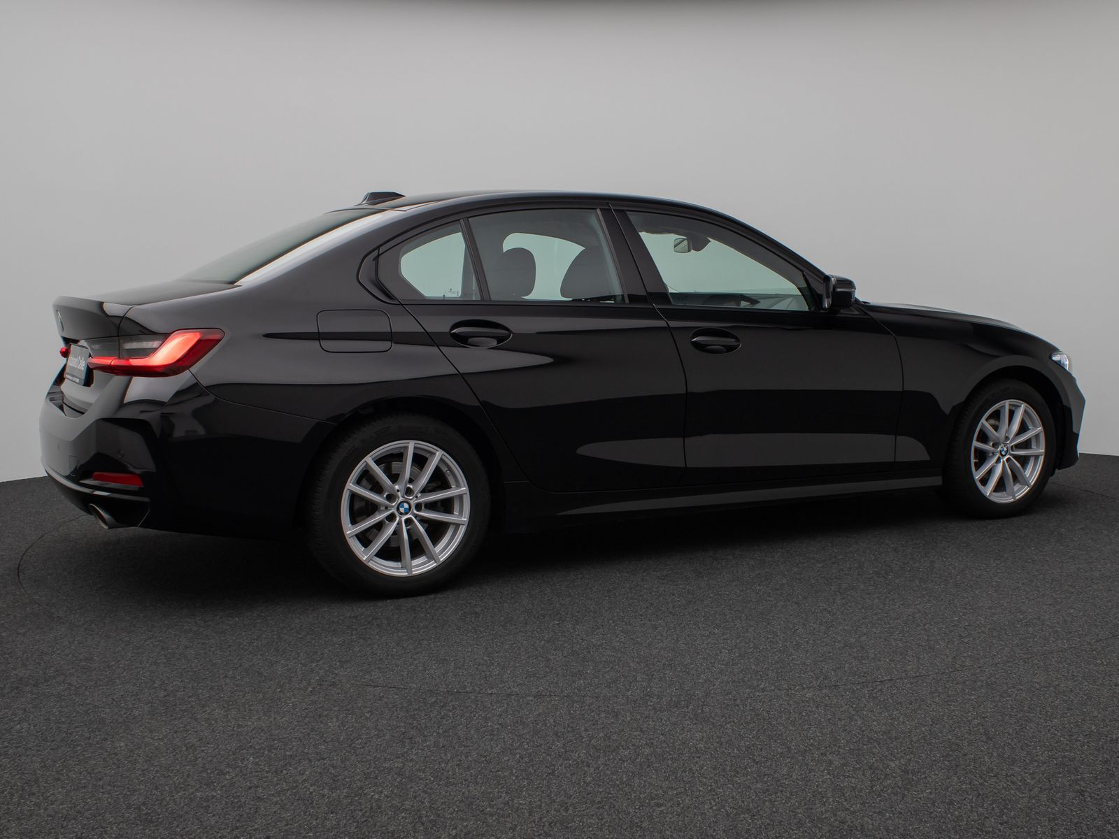 Fahrzeugabbildung BMW 318i DAB PDC Widscreen Geschwindigkeitsreg LED