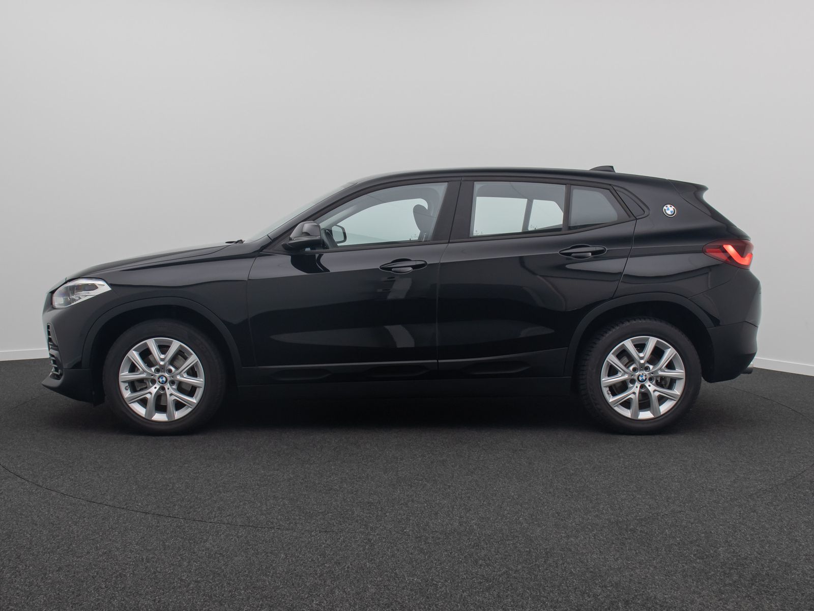 Fahrzeugabbildung BMW X2 sD18i GeschwindigReg ParkAss DAB Navi Lordos