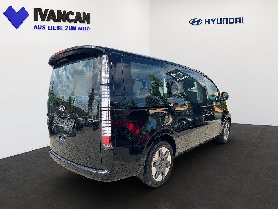 Fahrzeugabbildung Hyundai STARIA Hybrid 9-Sitzer TREND 18 Easy-Access-Pake