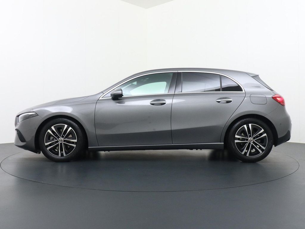 Mercedes-Benz A 180 Star Edition Luxury Line | Tempomat | Acht