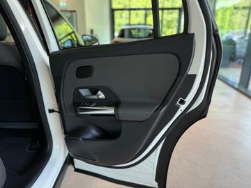 2021 Mercedes-BENZ EQA — миниатюра 24
