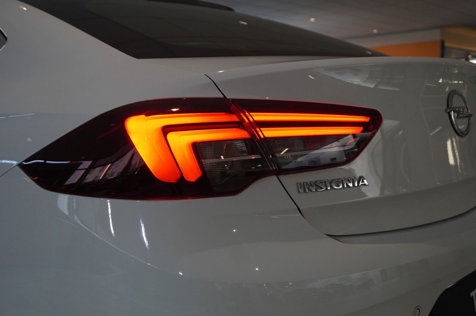 Fahrzeugabbildung Opel Insignia B GS 2.0D ELEGANCE NAVI/LED/KAMERA/DAB+