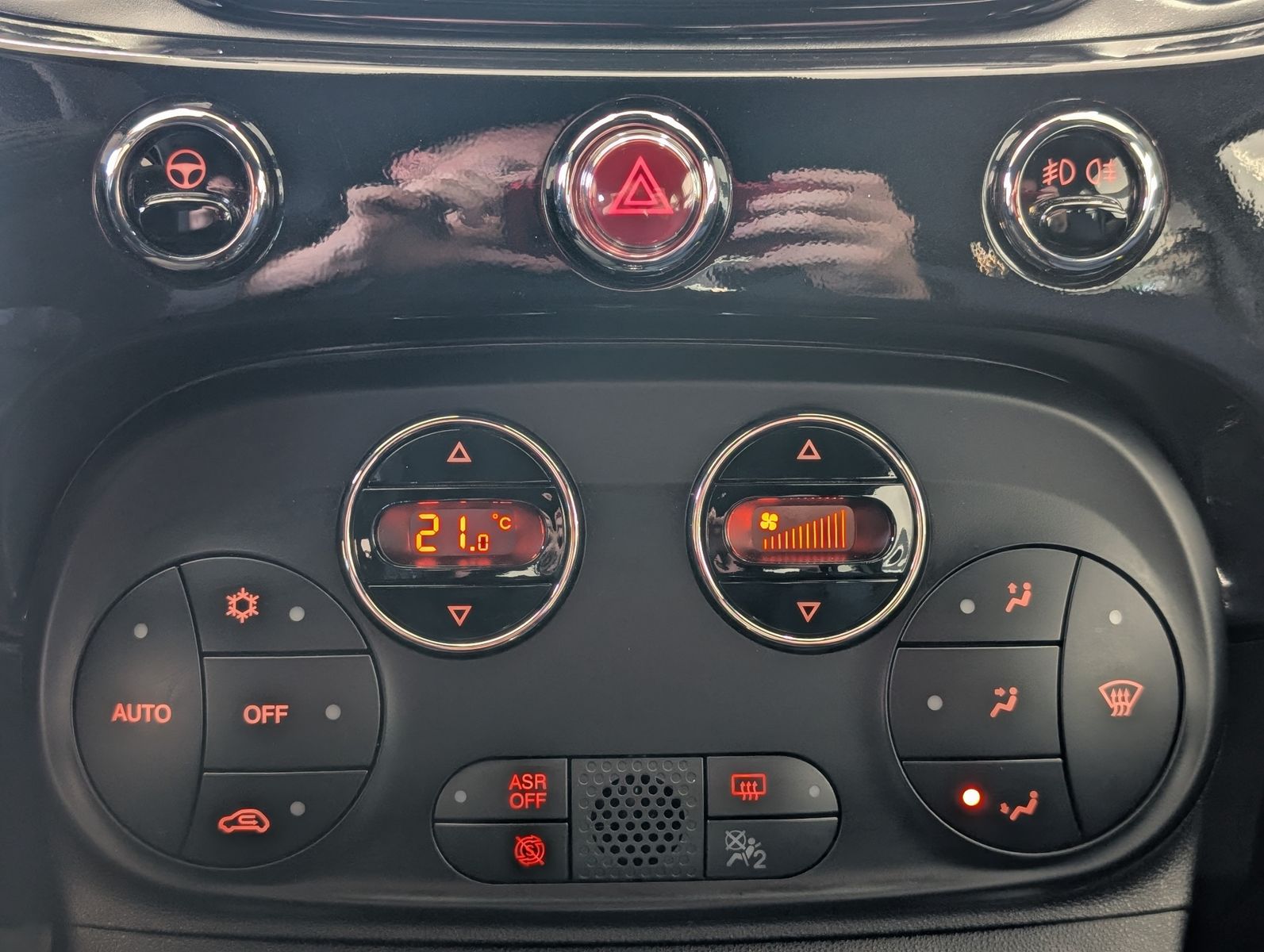 Fahrzeugabbildung Fiat 500 GSE 1,0 Mild-Hy Comfort-Pack Tech-Pack Temp