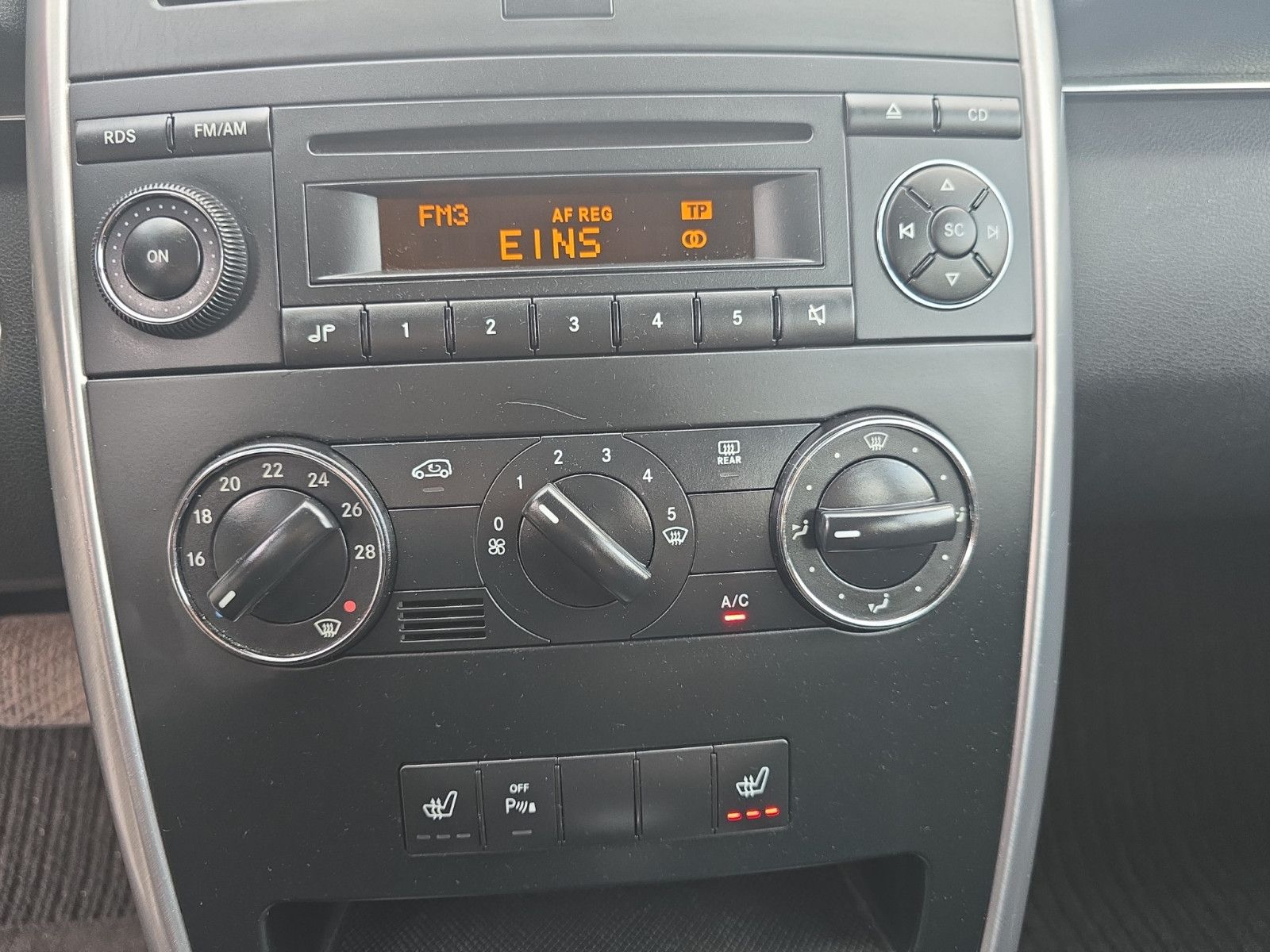 Fahrzeugabbildung Mercedes-Benz B -Klasse 200 AUTOMATIK SERVICE NEU TEMP KLIMA