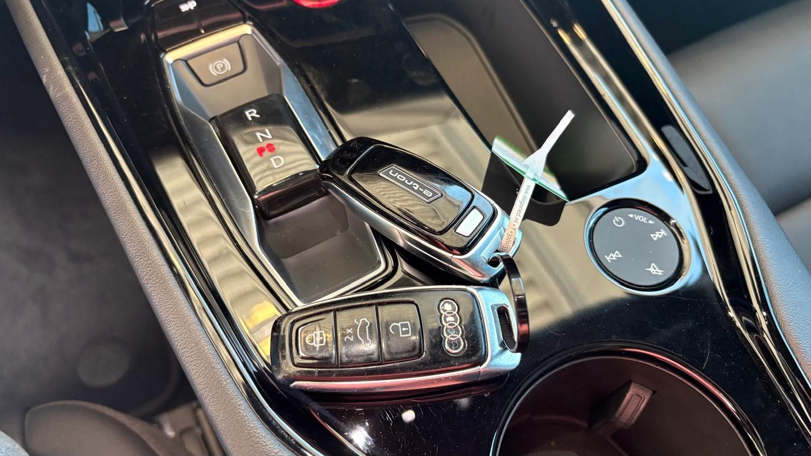Fahrzeugabbildung Audi e-tron GT quattro