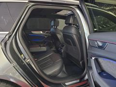 Fahrzeugabbildung Audi RS6 Avant 4.0 TFSI quattro (PANO/B&O/SI-LÜFT/ACC