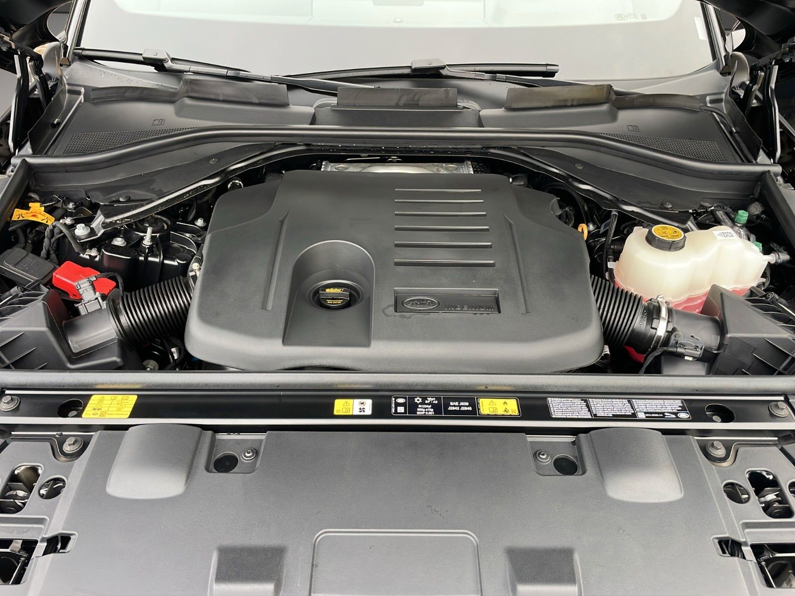 Fahrzeugabbildung Land Rover Range Rover Sport P460e Dynamic HSE 23 Zoll