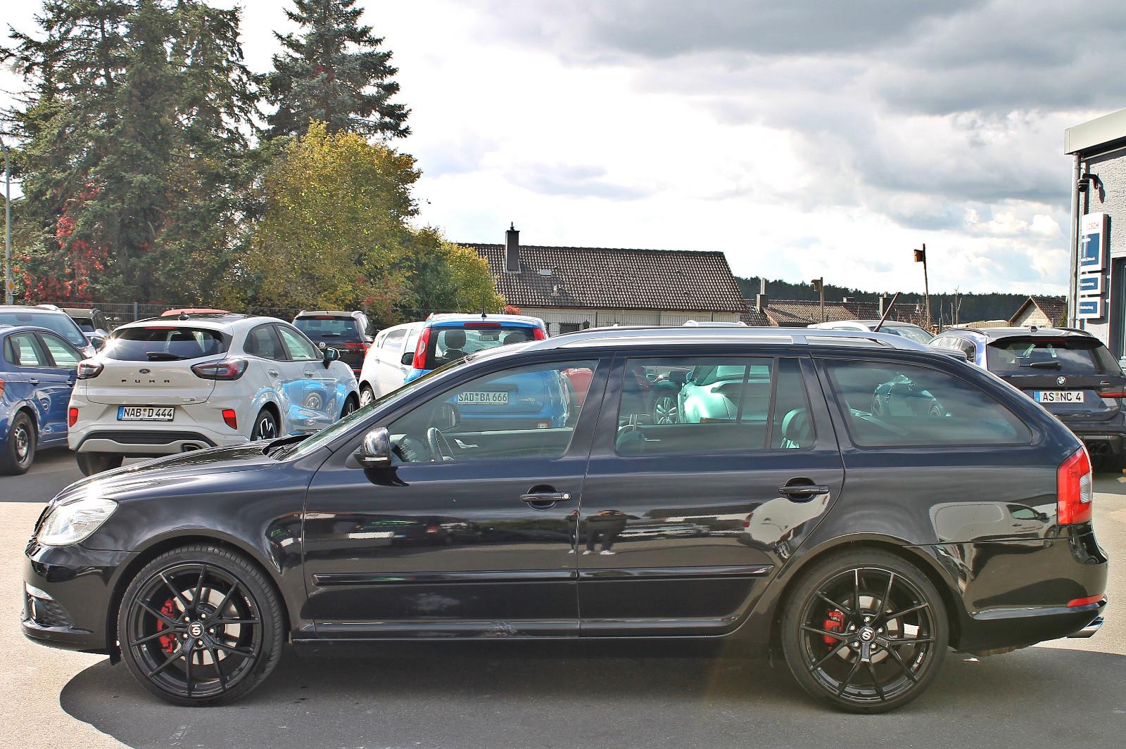 Skoda Octavia Combi RS 2.0 TSI 200 ch BVM / 165 000 km / Alcantara / Bi-Xénon / Sièges chauffants