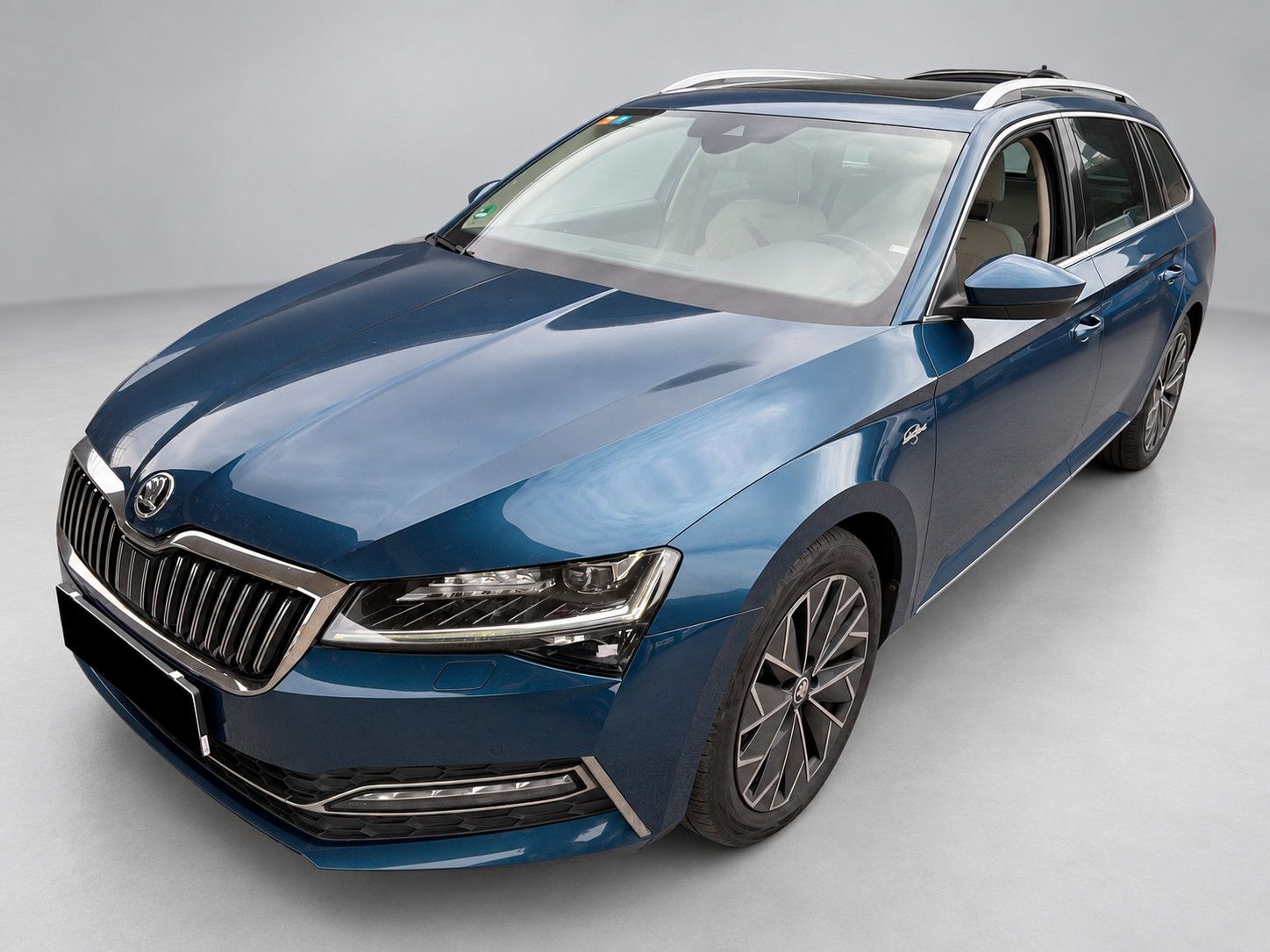 Škoda Superb Combi L&amp;amp;K+PANO+CANTON+STANDH.+LEDER+AHK+