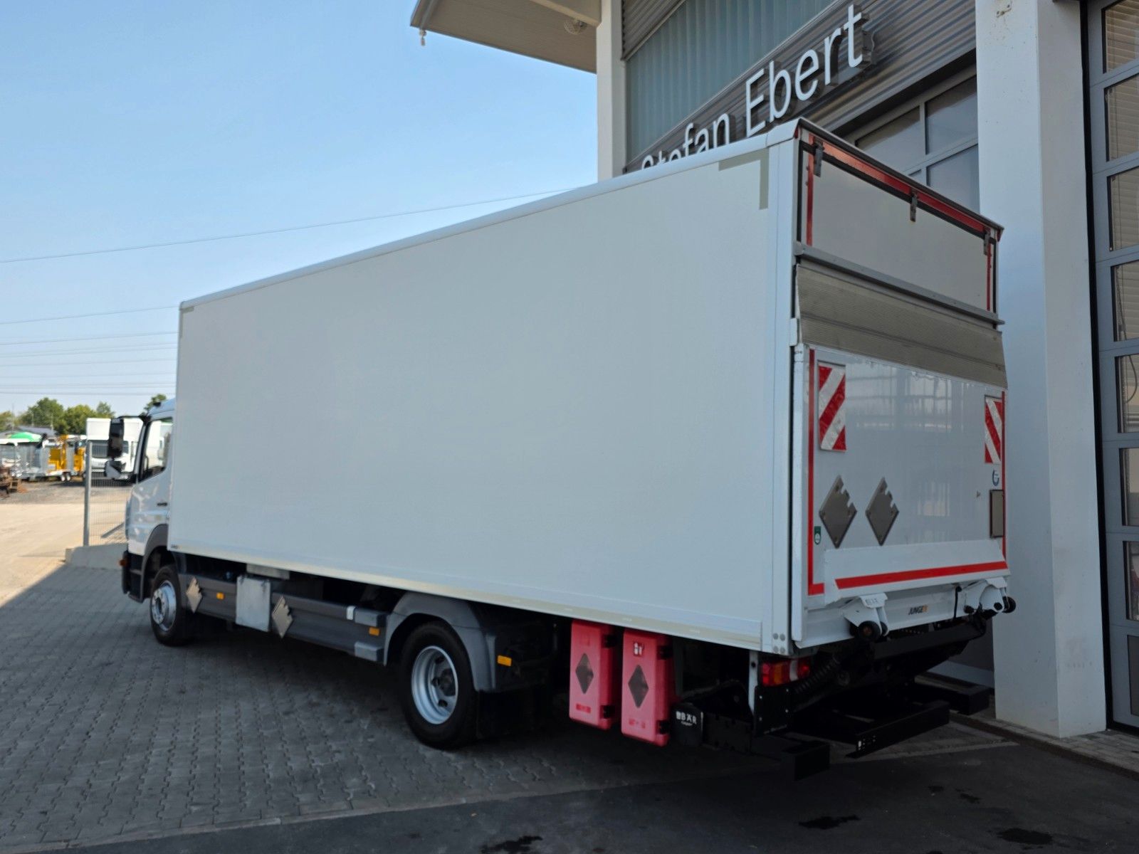 Fahrzeugabbildung Mercedes-Benz Atego 1224 LBW Bär 1.500kg Klima 3 Sitze