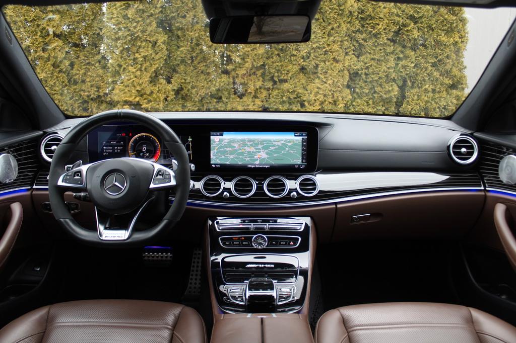 Mercedes-Benz E 63 AMG