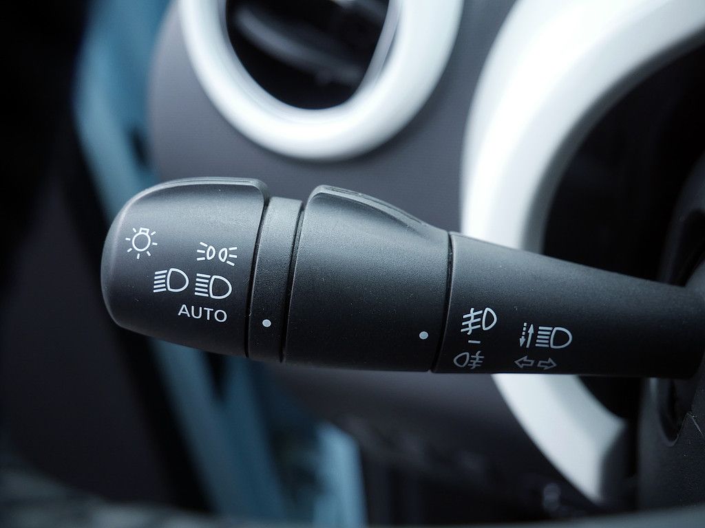 Fahrzeugabbildung Renault Twingo E-Tech Techno KLIMA PDC SHZ KAMERA NAVI