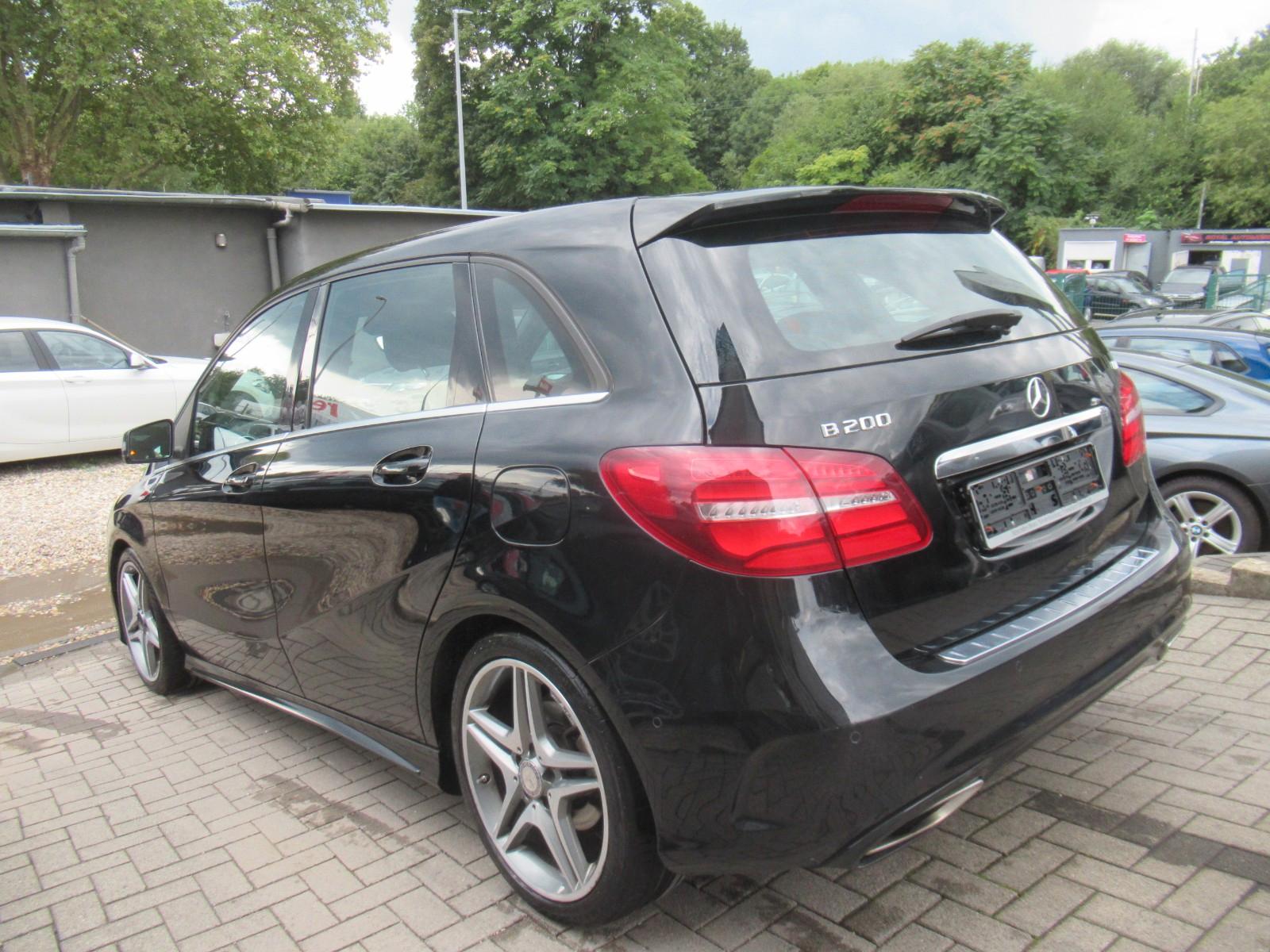 Mercedes-Benz B 200 CDI / d AMG- AMG-NAVI-PANO-LEDER-LED-SHZ-2