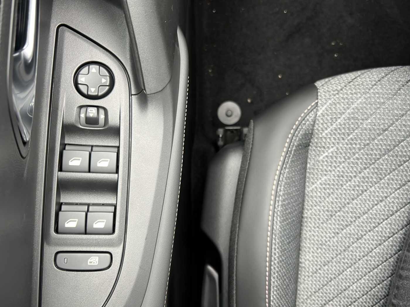 Peugeot 2008 Allure e-DSC +Sichtpaket+Flexpaket+