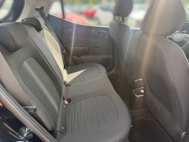 Fahrzeugabbildung Hyundai i10 1.0 Select +KIMA+NAVI+TEMPOMAT+RADIO+UVM+