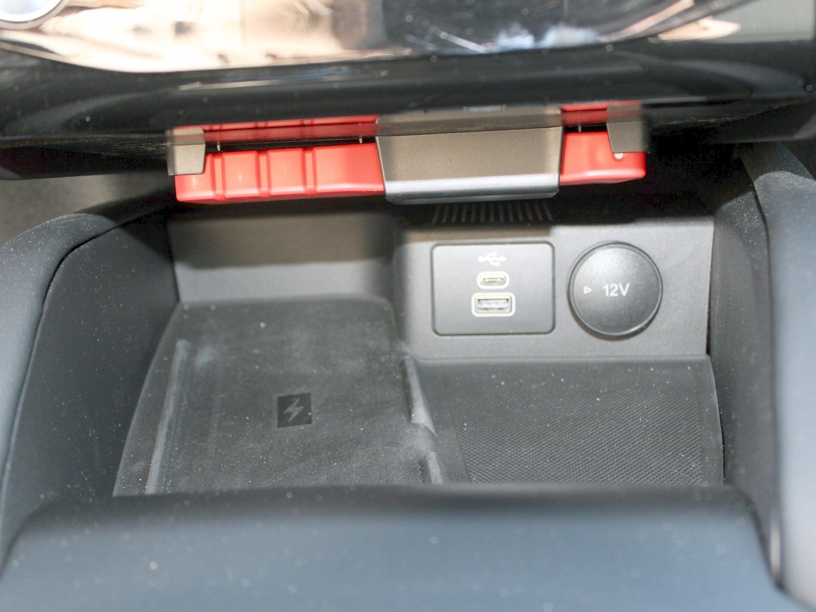 Fahrzeugabbildung Ford Kuga Plug-In Hybrid ST-Line