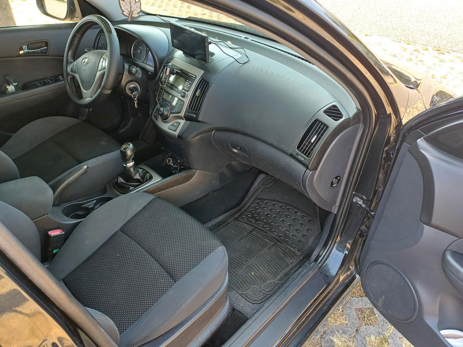 Hyundai i30 2010 — photo 5
