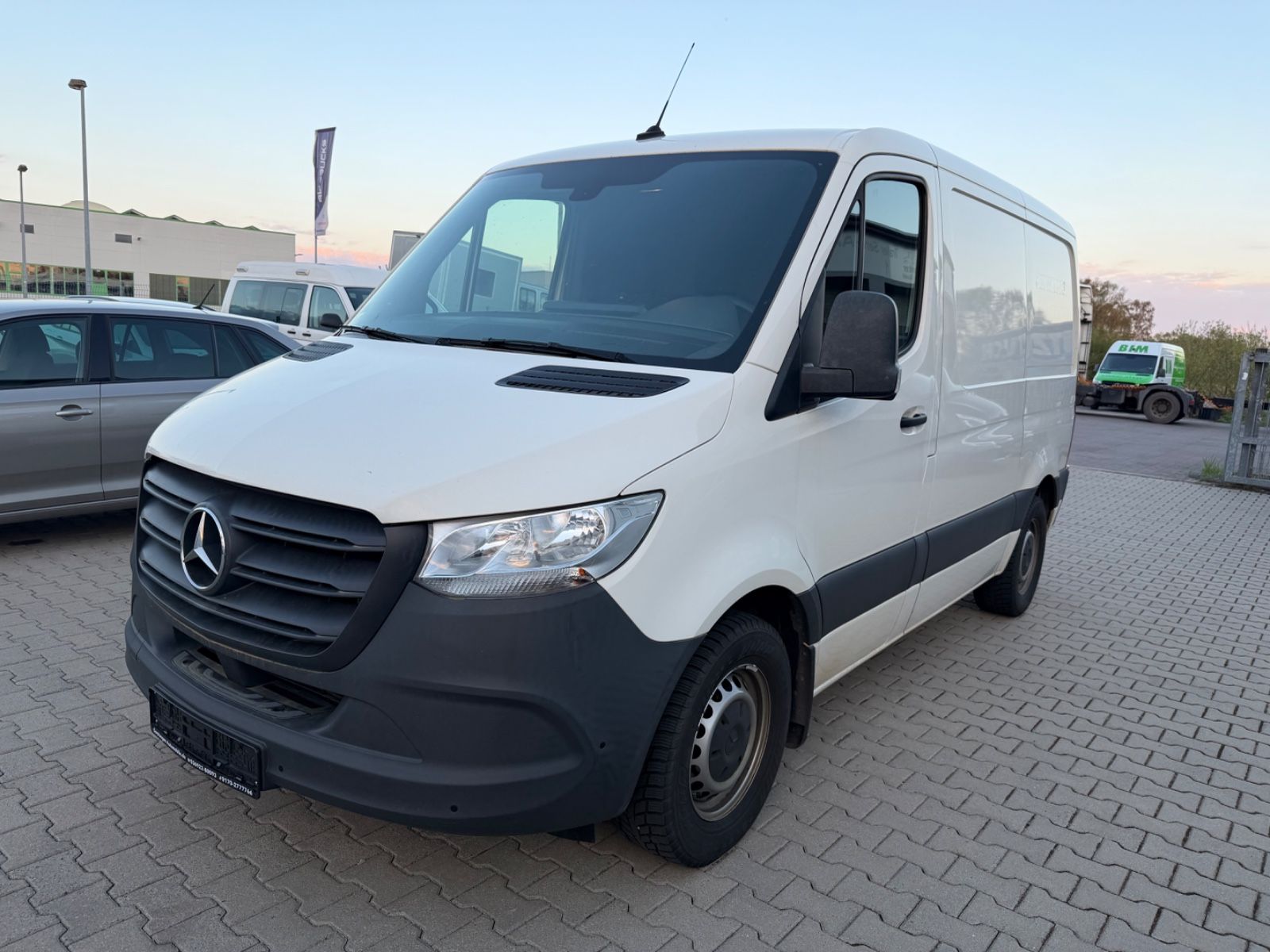 MERCEDES-BENZ SPRINTER 316 KURZ FLACH KILMA NAVI PDC KAMERA