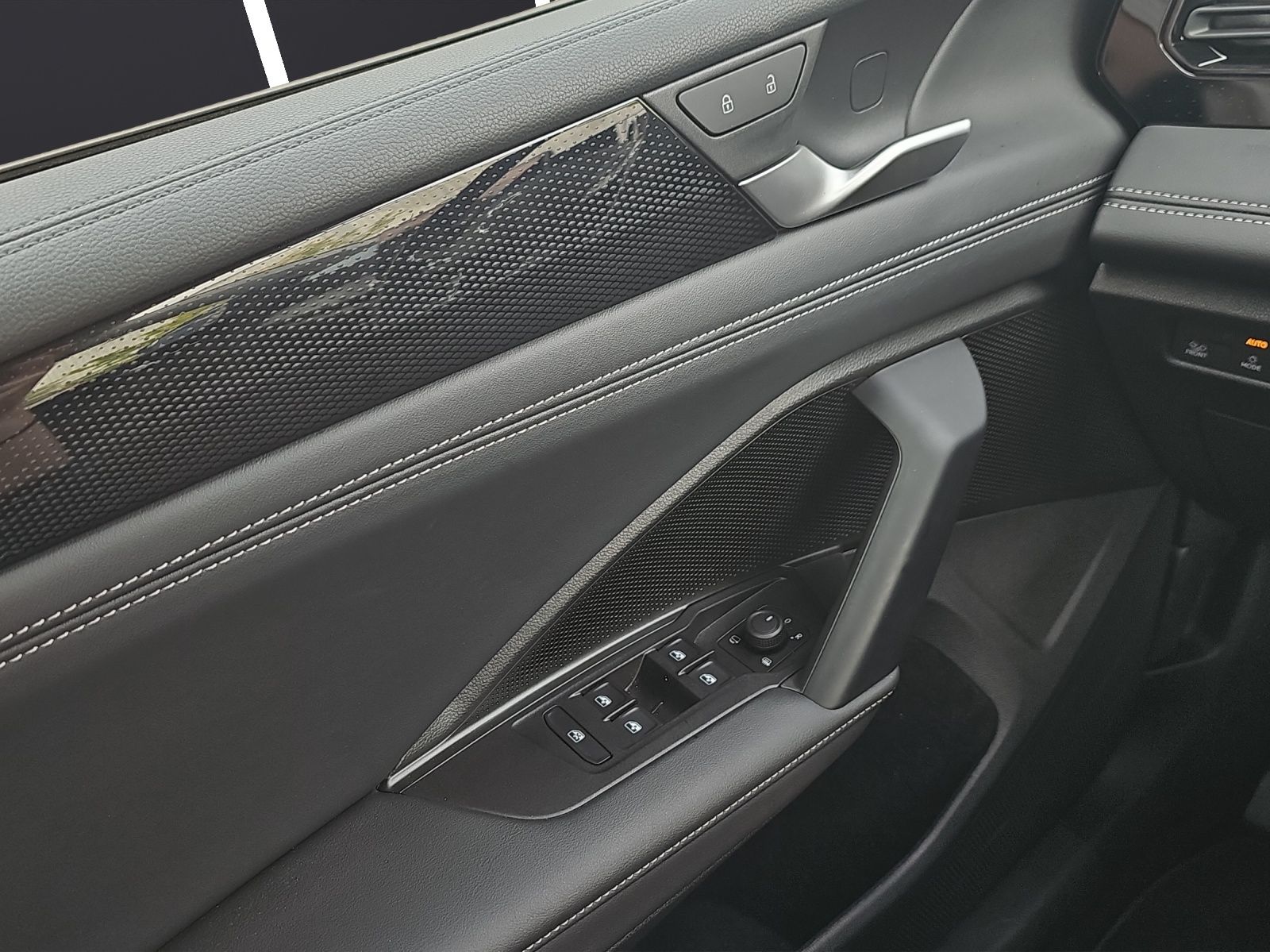 Fahrzeugabbildung Volkswagen Tiguan Life eTSI DSG LED+ ACC AHK SH AID LRHzg R