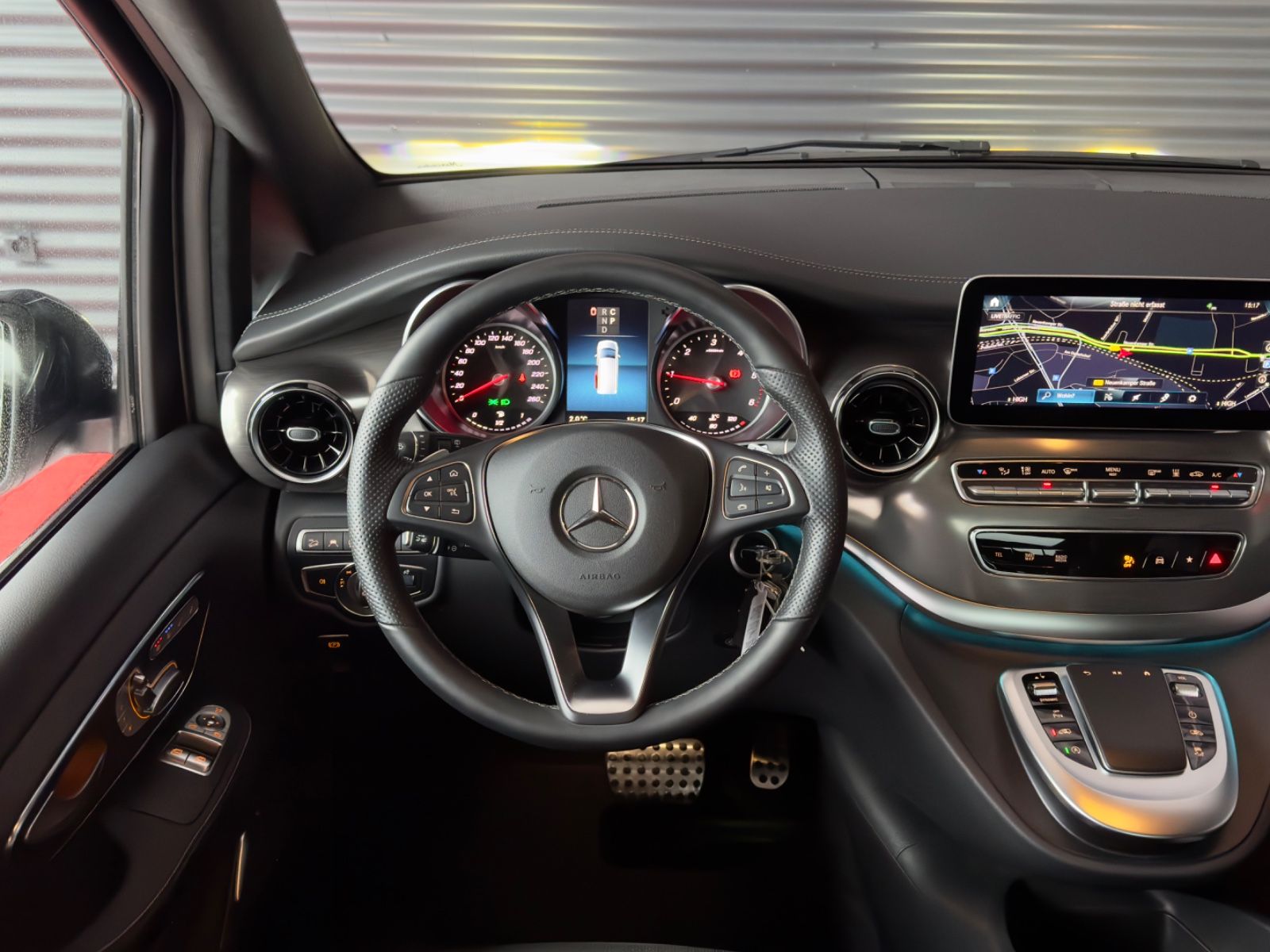 Fahrzeugabbildung Mercedes-Benz V300d EXCLUSIVE 4MATIC AMG Pano Sitzlüft 7-Sitze
