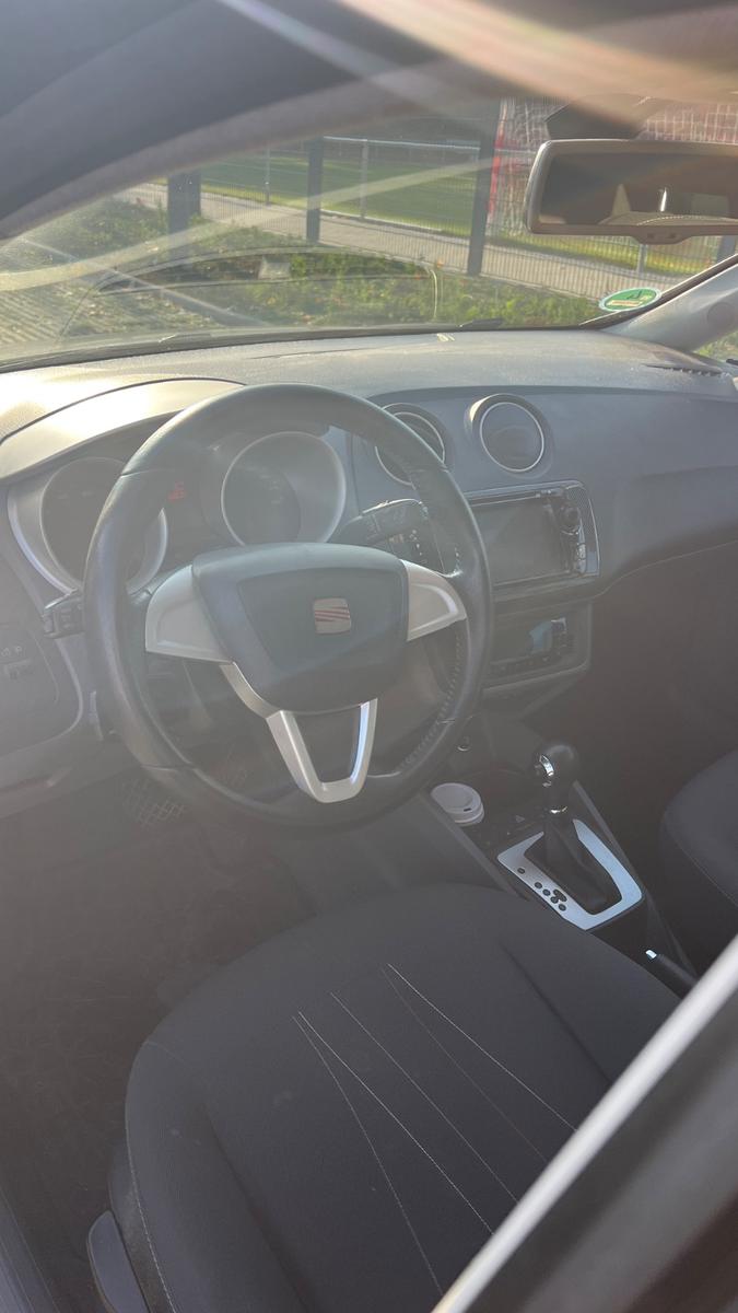 Seat Ibiza 2012 — photo 11