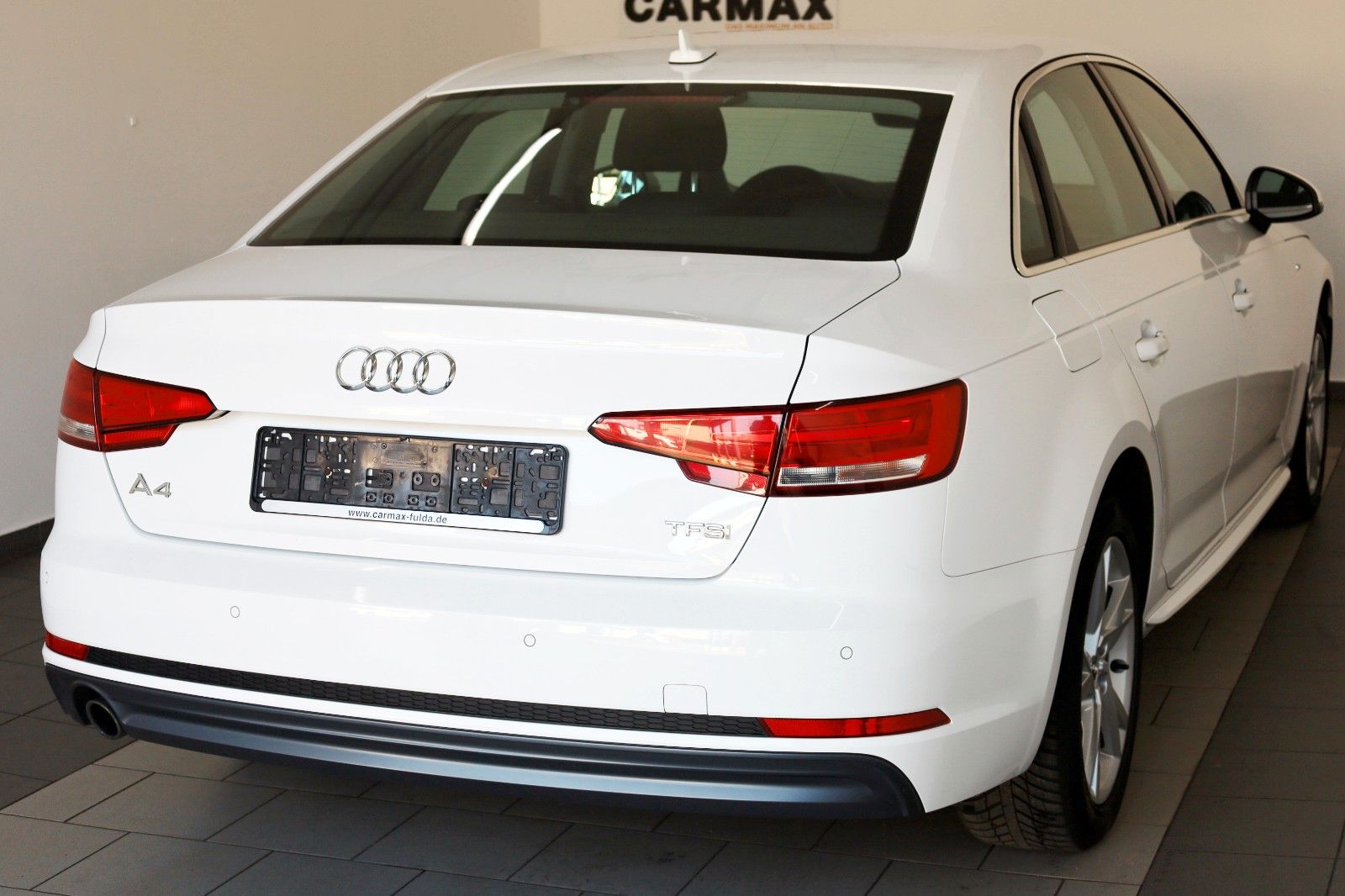 Fahrzeugabbildung Audi A4 Lim. S Line ext. Xenon,SH,PDC,Allwetter